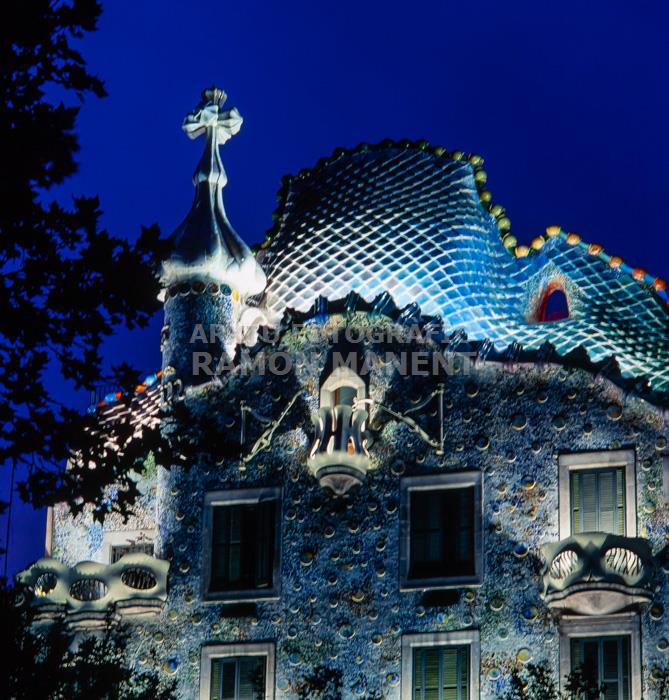 CASA BATLLO GAUDI S XX FAÇANA