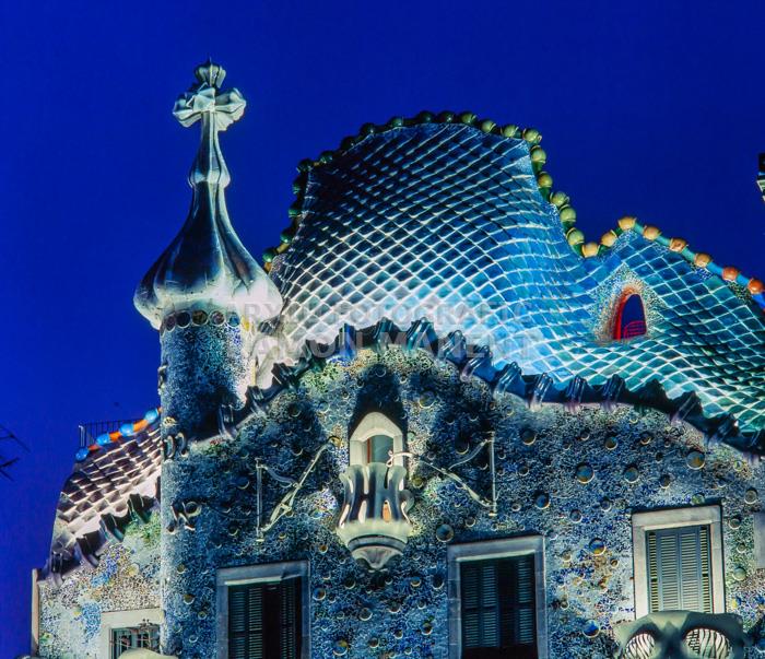 CASA BATLLO GAUDI S XX FAÇANA