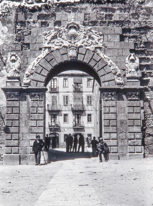 PORTA DE LA MURALLA DE TARRAGONA INICIS S XX 
C P