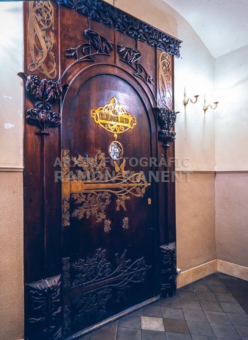 CERCLE LICEU PORTA ENTRADA MODERNISME