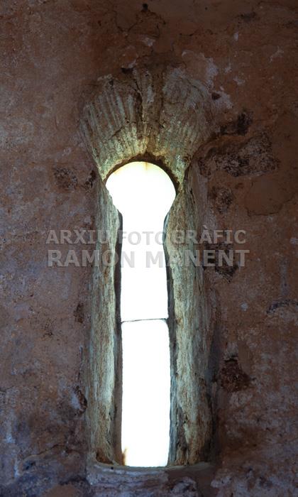 ERMITA DE SANT CRISTOFOL FINESTRA
