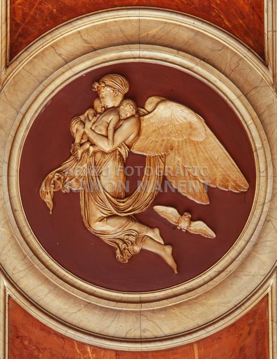 PALAUET CASADES MEDALLONS PATI SEU COL LEGI D`ADVOCATS