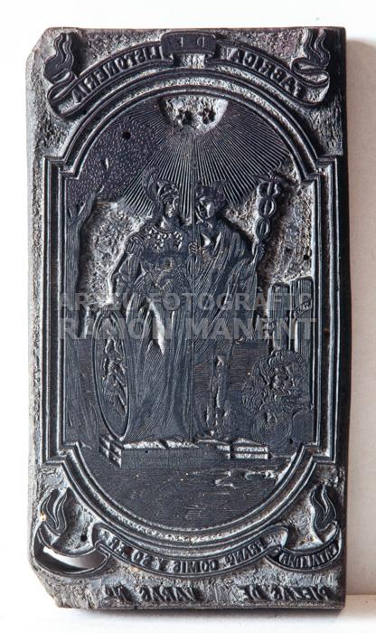 MARCA DE FÀBRICA S XVIII 
FÀBRICA DE FRANCISCO GOMIS 
M C M