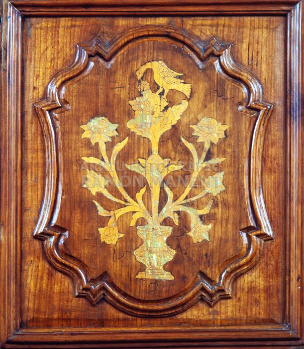 ARMARI INCRUSTACIONS S XVIII 
CASTELL DE PERELADA