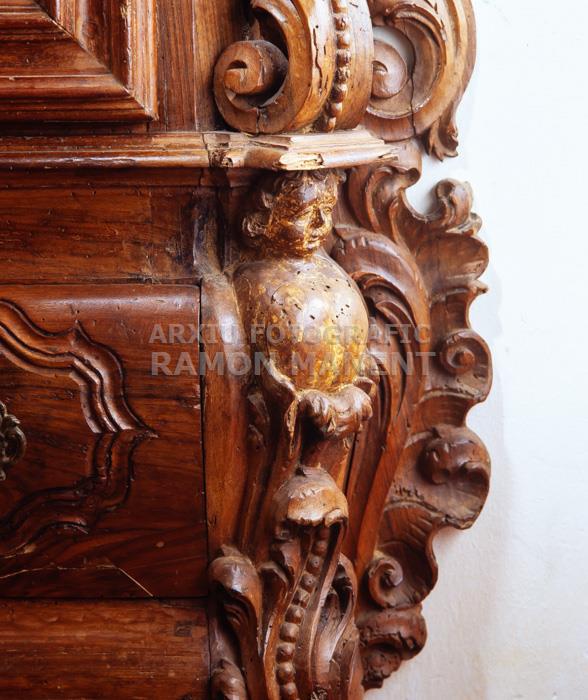 ARMARI INCRUSTACIONS S XVIII 
CASTELL DE PERELADA