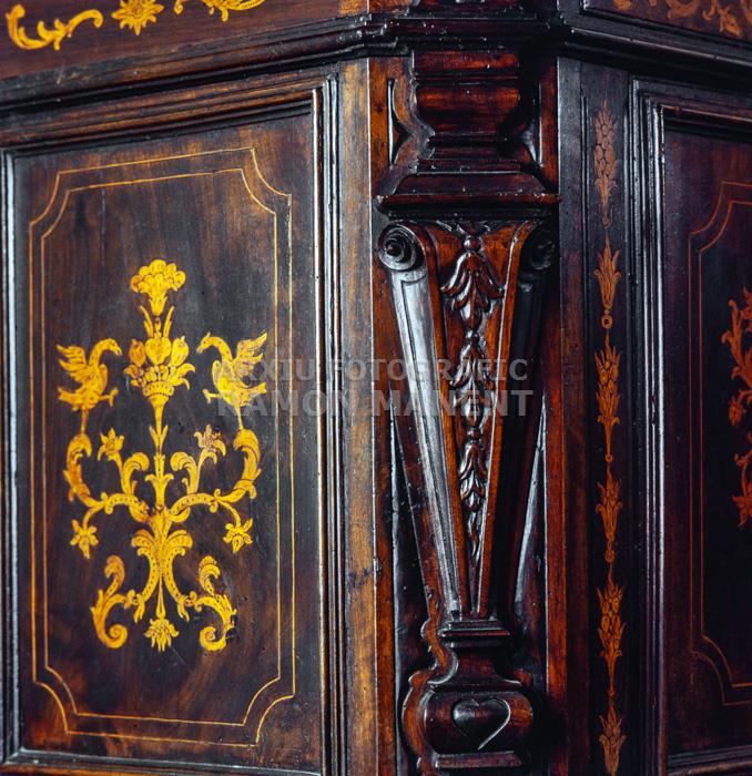 CALAIXERA AMB ARMARI S XVII 
C P