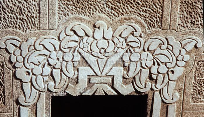 ESGRAFIAT FINESTRA C/NOU MATARO