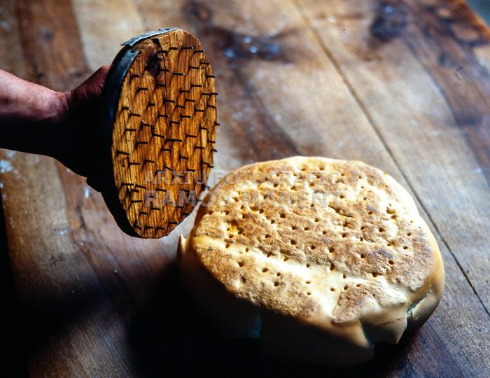 FORN DE PA A SERRADILLA DEL ARROYO (SALAMANCA)
EINA PER ESPONJAR EL PA