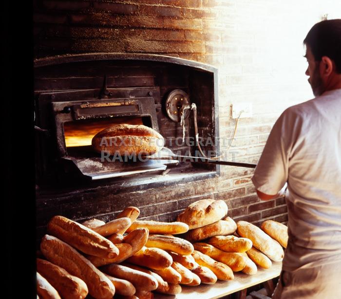 FORN DE PA A BURGUI (NAVARRA)
