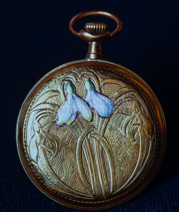 RELLOTGE MODERNISTA 
C P