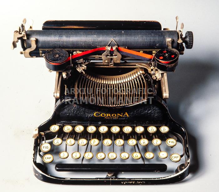 MÀQUINA D´ESCRIURE -CORONA-
C P