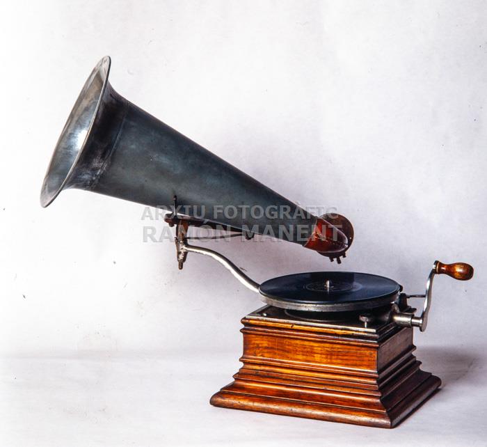 GRAMOFON -ZON-O-PHONE-
C P