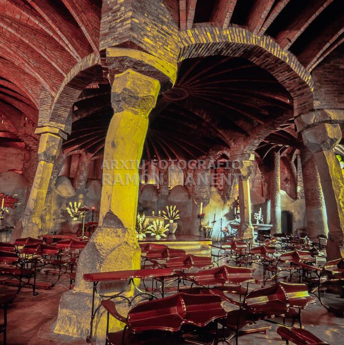 CRIPTA GÜELL 
COLONIA GÜELL