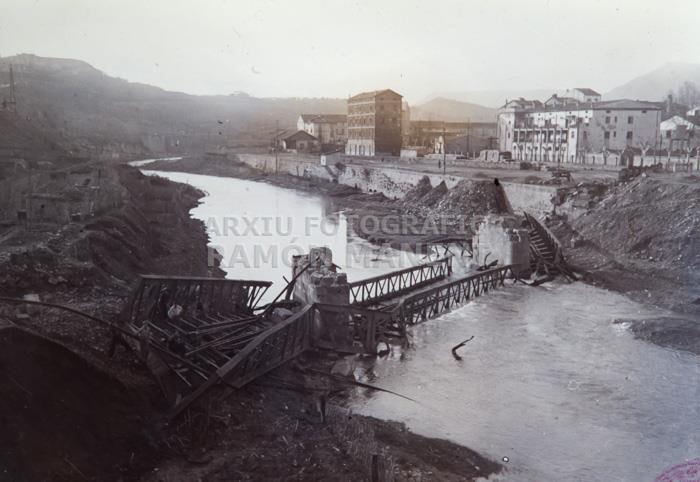 DESTRUCCIÓ PONT A MANRESA 1939 
A M M FOTO ORIGINAL GENISSANS
