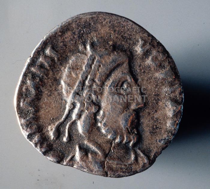 SILIQUA DE MÀXIM TIRÀ 
G N C (M N A C )