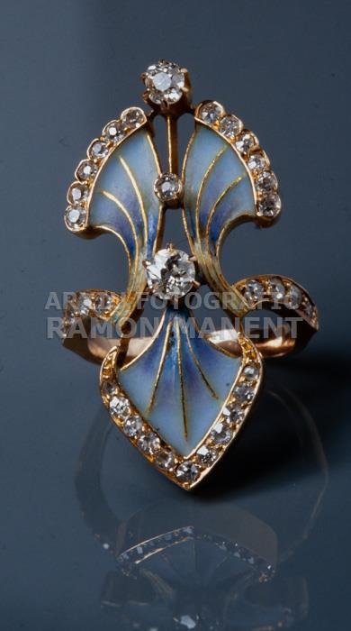 ANELL AMB ESMALT I BRILLANTS LLUIS MASRIERA 
C P