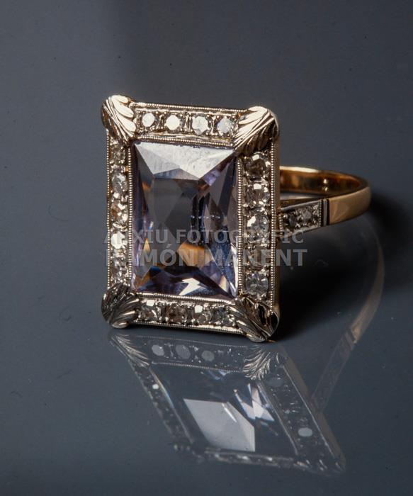 ANELL AMB AIGUAMARINA LLUIS MASRIERA 
C P