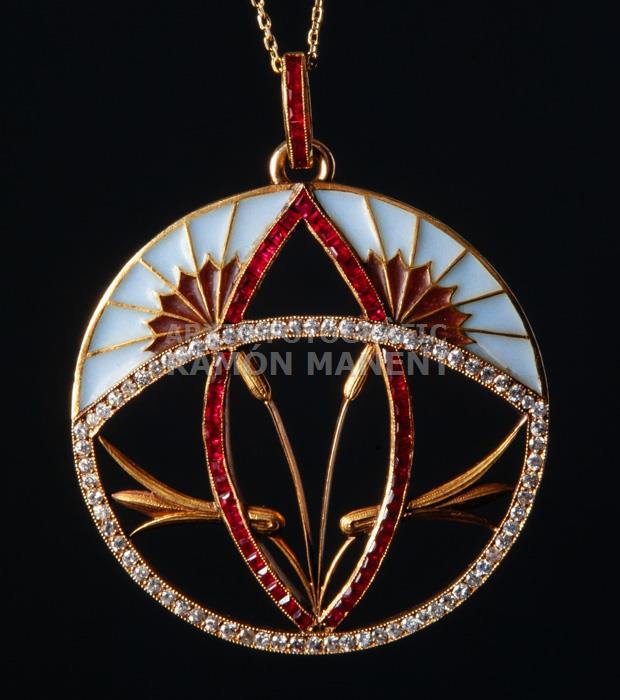 PENJOLL AMB FLORS LLUIS MASRIERA 
C P