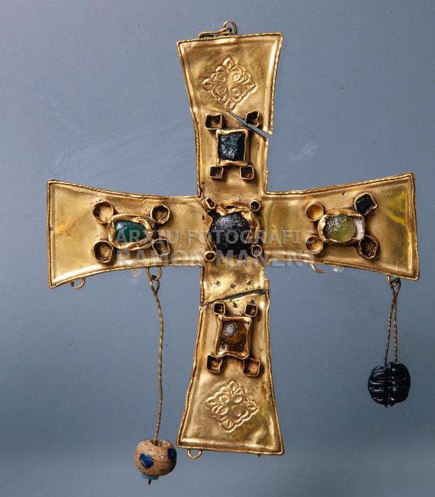 CREU VOTIVA D´OR ÈPOCA VISIGOTICA 
M A C