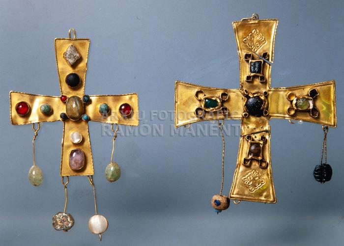 CREUS VOTIVES D´OR ÈPOCA VISIGOTICA 
M A C