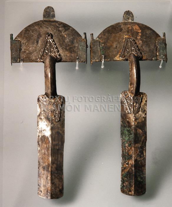 FIBULES LAMNIFORMES O DE PONT PROCEDENTS DEL JACIMENT DE CASTILTIERRA (SEGOVIA) 
M A C