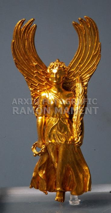 VICTORIA ALADA MALLORCA FIGURA DE NIKE 
M A C