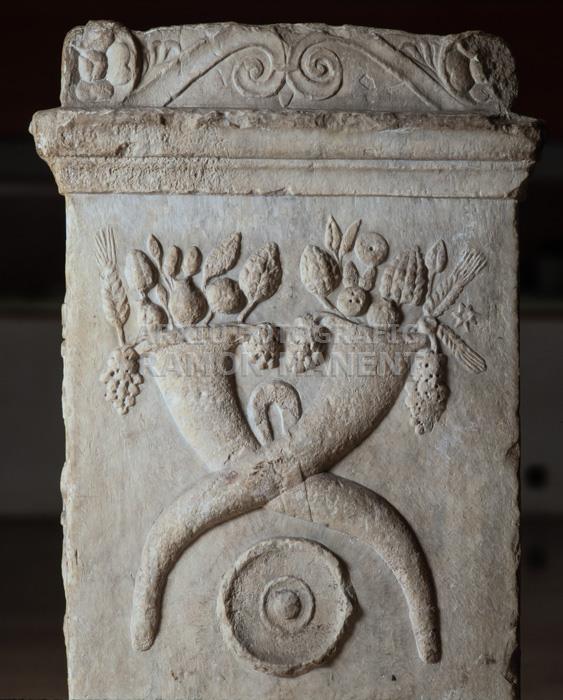 ARA ROMANA DEDICADA A SALUS PROCEDENT DEL TEMPLE DE CARTAGENA 
M A C