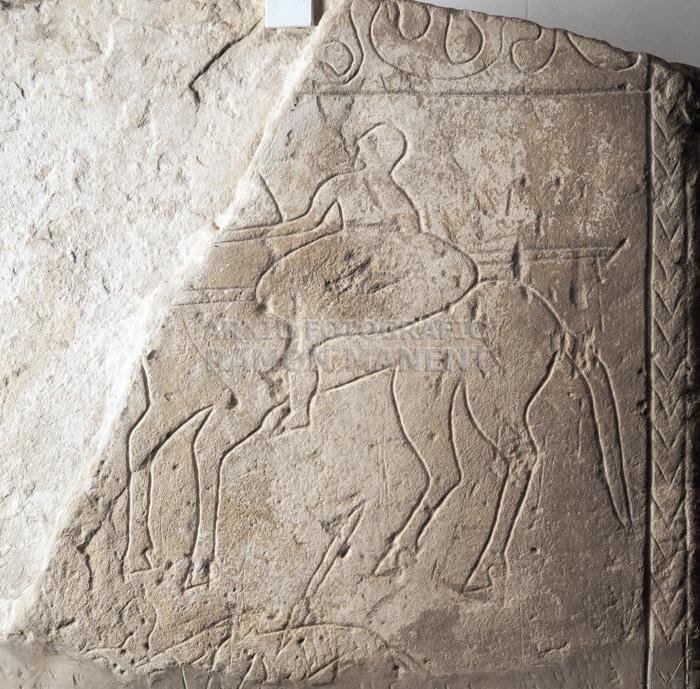 ESTELA FUNERARIA CELTA GUERRER AMB ESCUT ELIPSOIDAL CASP 
M A C