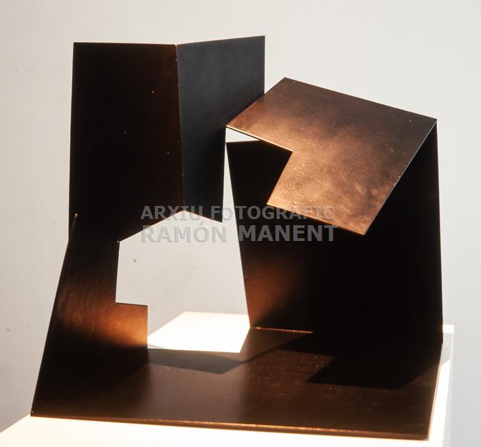 OBRA DE JORGE OTEIZA DESCOMPOSICION NO CUBICA DEL ESPACIO 
M A C B A