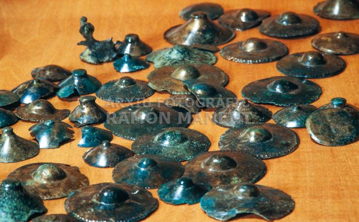 BRONZES DE LLAVORSI BOTONS S VII VIII 
M H C