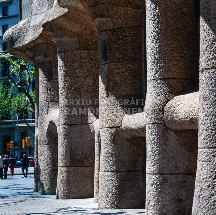 CASA MILÀ LA PEDRERA 
FAÇANA C/ PROVENÇA