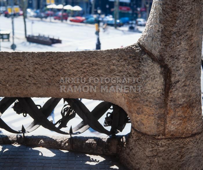LA PEDRERA BALCONS 
DETALL BARANA
