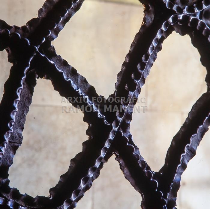 LA PEDRERA DETALL PORTA PASSEIG DE GRÀCIA