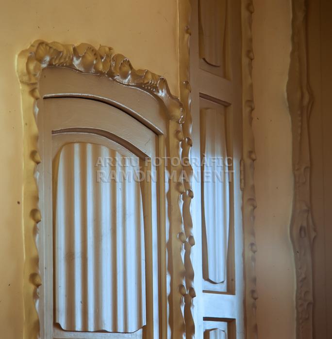 LA PEDRERA PORTA INTERIOR ESCALA