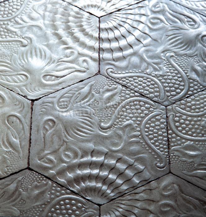 LA PEDRERA PAVIMENT RAJOLES QUATRE ELEMENTS