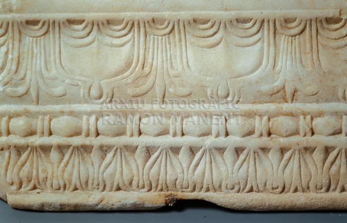 CORNISA ÈPOCA ROMANA PROVE DE L´ILLA DE PAROS 
MUSEU DE MATARO