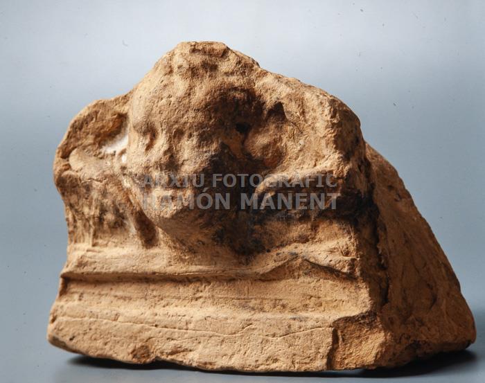 ANTEFIXA CORONAMENT CORNISA PROCEDENT DE CAN FULLERACHS MATARO 
MUSEU DE MATARO