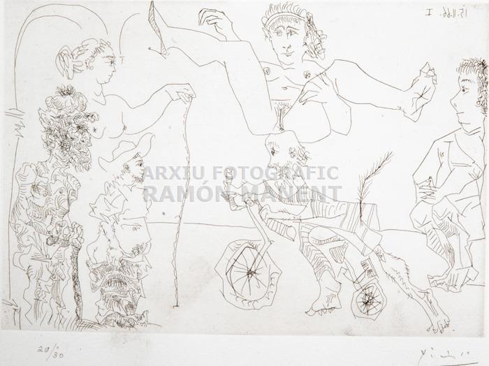 -DONA EQUILIBRISTA ELEVADA PER UN VELL AMB BICICLETA DAVANT EL CORNUT I ELS ESPECTADORS 
C P