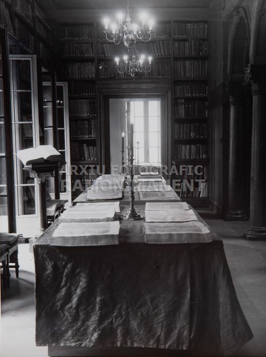 FOTOGRAFIA EXPOSICIÓ A LA BIBLIOTECA DEL COL LEGI D´ADVOCATS 
BIBLIOTECA DEL COL LEGI D´ADVOCATS