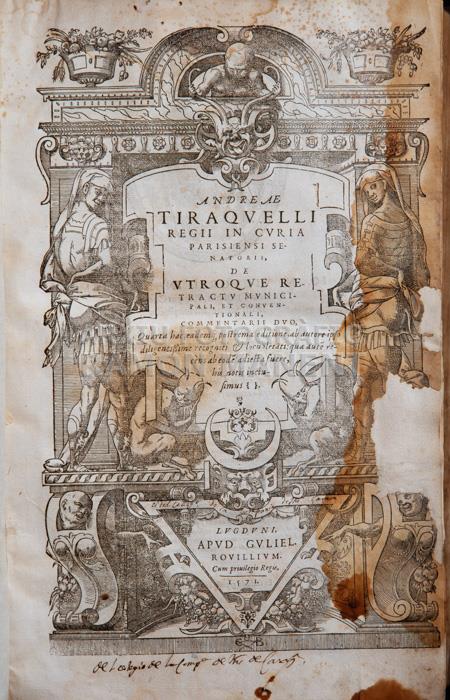 -TRACTU MUNICIPALI-
BIBLIOTECA COL LEGI ADVOCATS