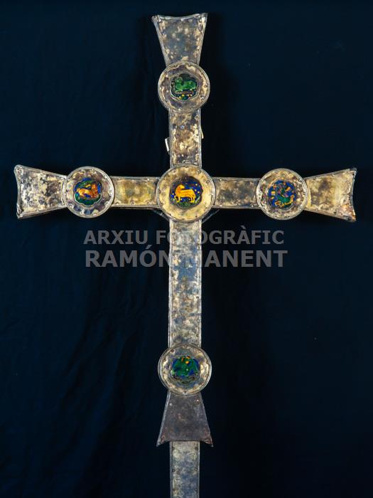 CREU S XIV PROCEDENT DE SANT JOAN DE LES ABADESSES 
M E V 
