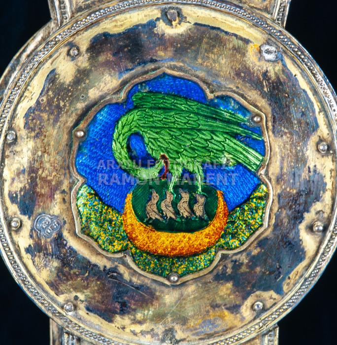 CREU S XIV PROCEDENT DE SANT JOAN DE LES ABADESSES (DETALL ESMALT)
M E V 
