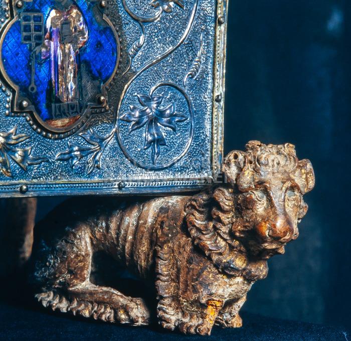 PEU D´ARQUETA RELICARI S XIV 
M E V