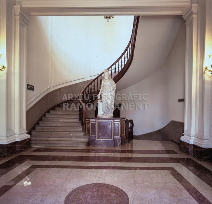 COL LEGI ADVOCATS VESTIBUL