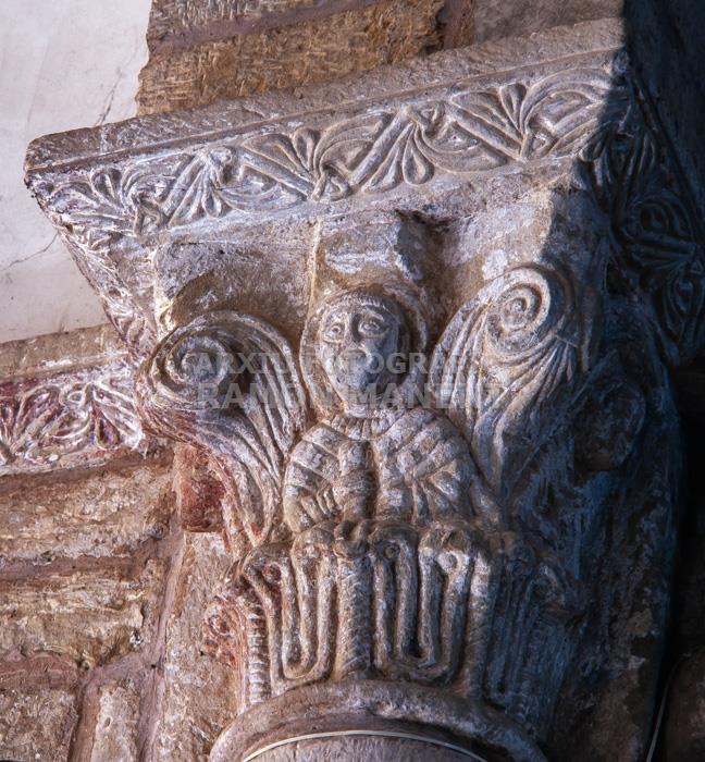 ESGL ST MIQUEL DE FLUVIA CAPITELL INTERIOR