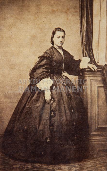 SENYORA 
FOTOGRAFIA 
MUSEU DE LA INDUMENTARIA