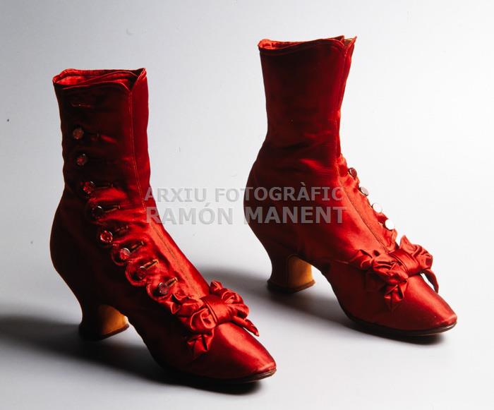 BOTINES FEMENINES Nº 88521 
MUSEU DE LA INDUMENTARIA