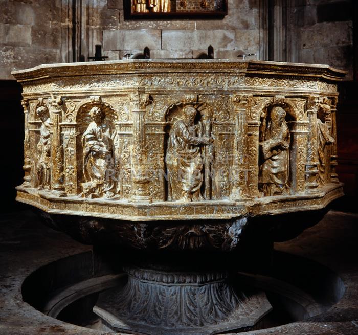 PICA BAPTISMAL S XVI GIRONA 
CATEDRAL