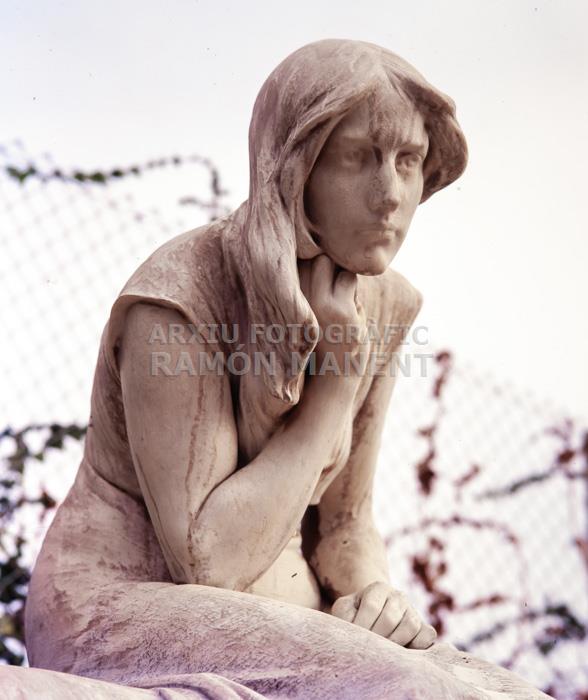 OBRA FUNERARIA DE J LLIMONA PANTEO FAMILIA MUNDET CEMENTIRI DE SINERA