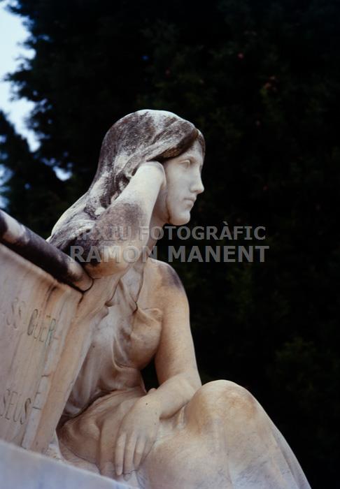 OBRA FUNERARIA DE J LLIMONA PANTEO FAMILIA MUNDET CEMENTIRI DE SINERA